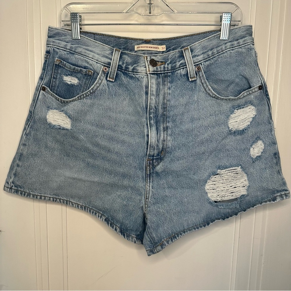 Levi’s High Waisted Mom Shorts women jean shorts size 32
